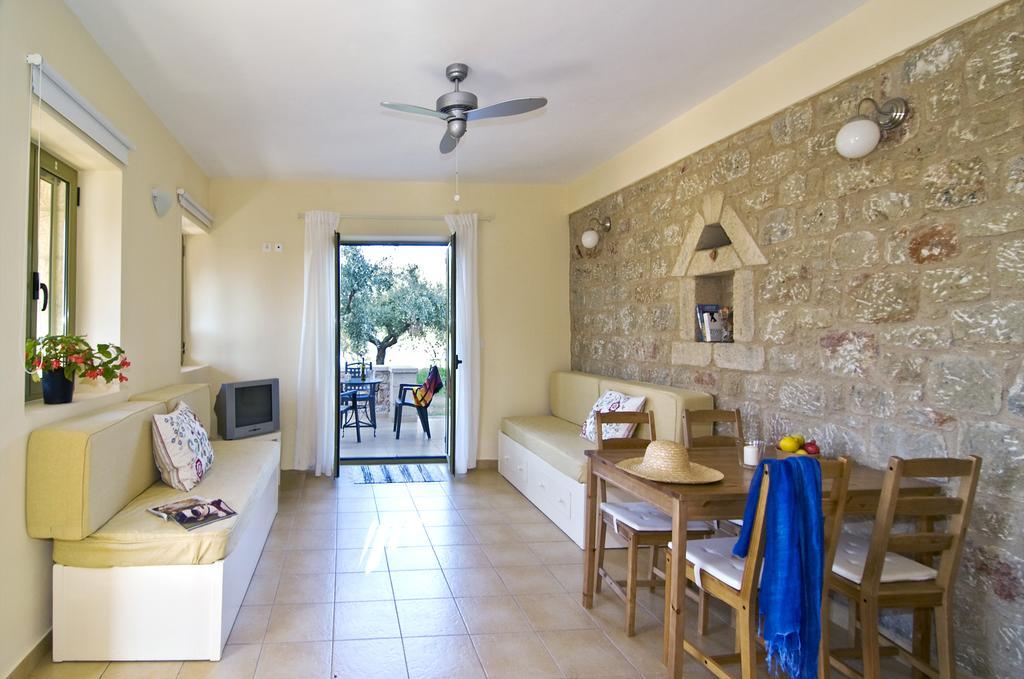 Amoni Holiday Homes Kardamyli Dış mekan fotoğraf